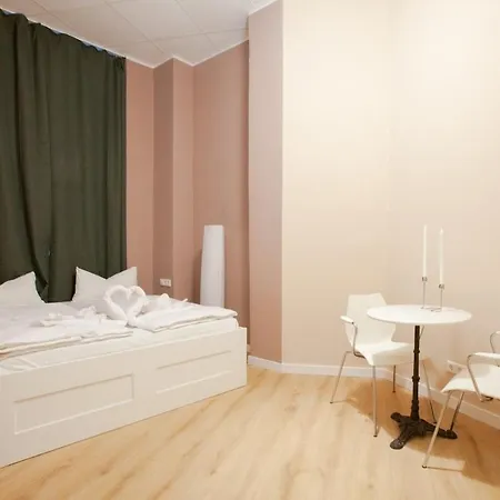 Atelier Rose Apartment *